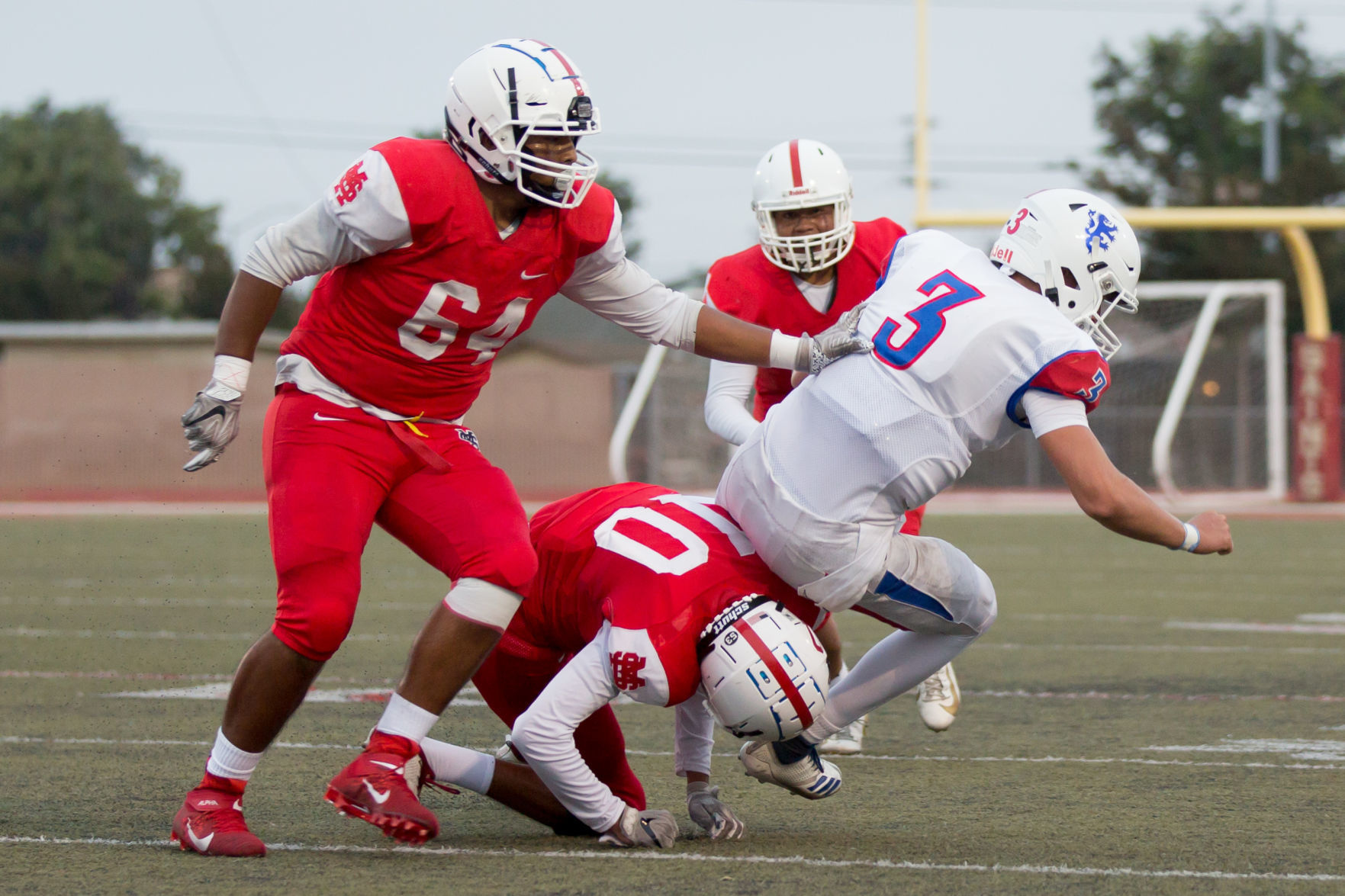 083019 Santa Maria San Marcos Football 10.jpg